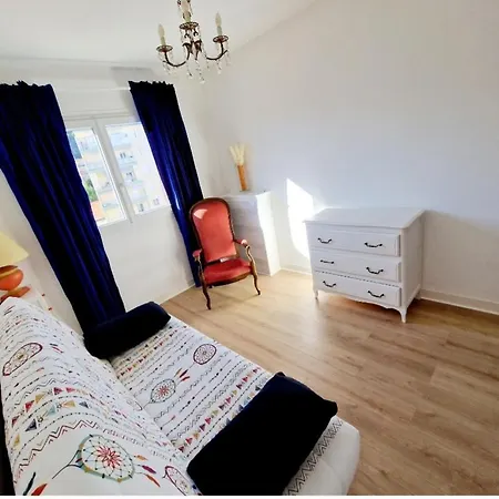 Traversant Avec Parking Gratuit Et Navette Gratuite A 2 Mn A Pied Apartment